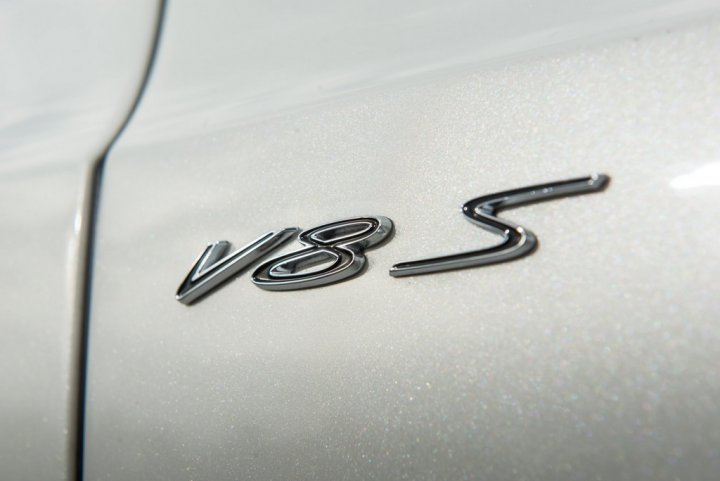bentley-continental-gt-v8-s-coupe-logo