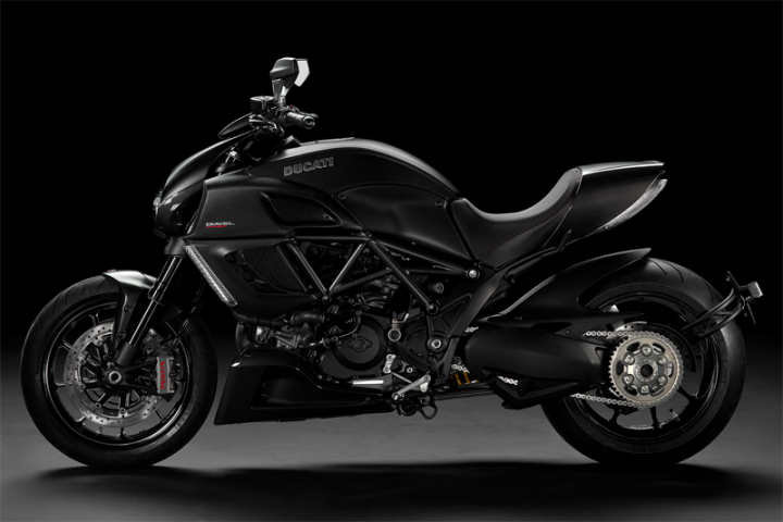 ducati-diavel-carbon-laterale-sinistro