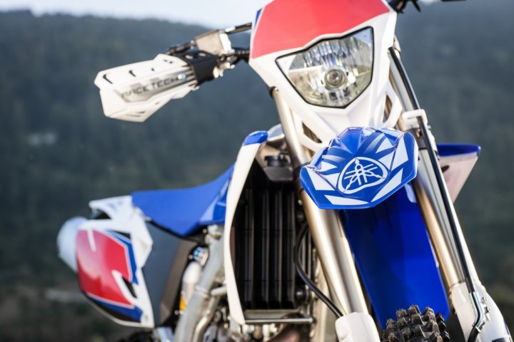 yamaha-wr450f-kit-replica-fronte