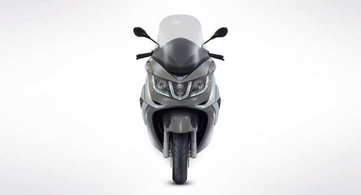 Piaggio-X10-Fronte