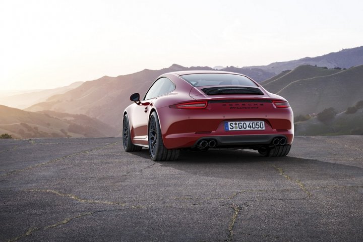Porsche-911-Carrera-GTS-4