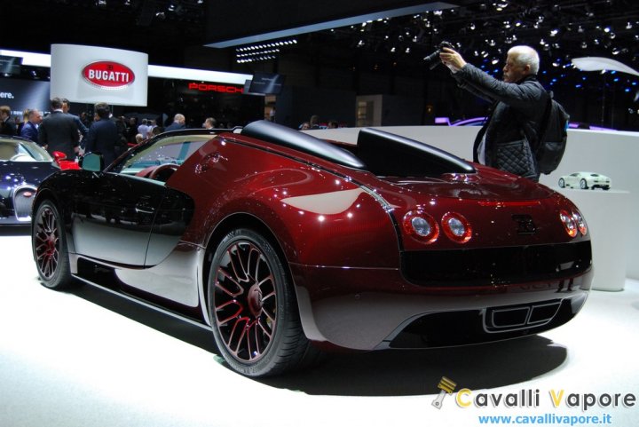 Bugatti-Veyron-La-Finale-Ginevra-Live-3
