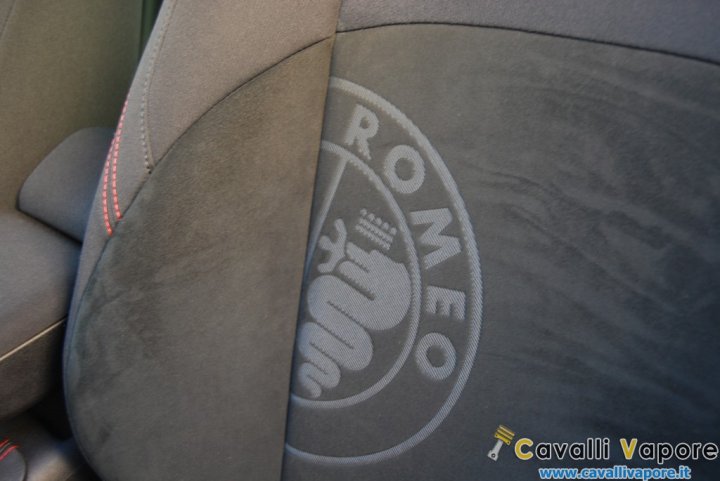 Alfa-Romeo-Giulietta-Sprint-Logo-Sedile