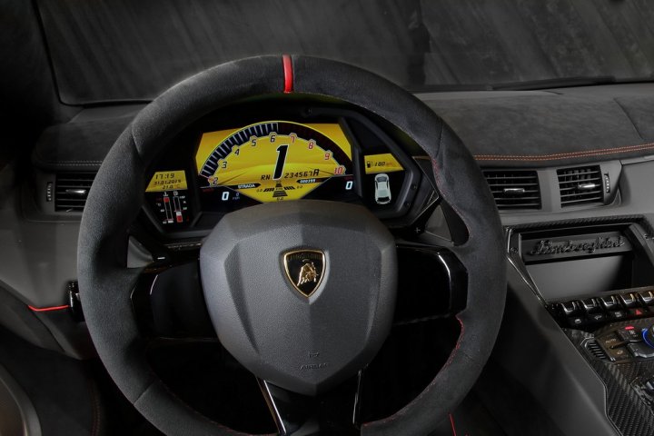 Lamborghini-Aventador-LP-750-4-SuperVeloce-Display-TFT