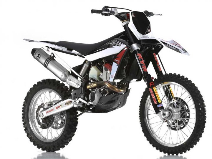 Husqvarna-Racing-Kit-7