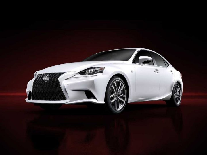 Lexus-IS-nuova-Tre-Quarti