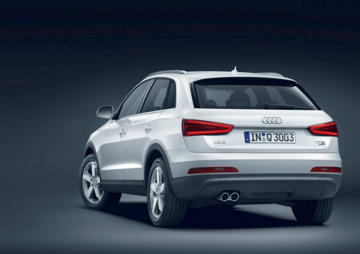 audi-q3-gamma-business-tre-quarti-posteriore