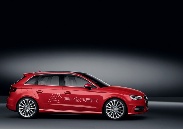 audi-a3-e-tron-laterale-destro