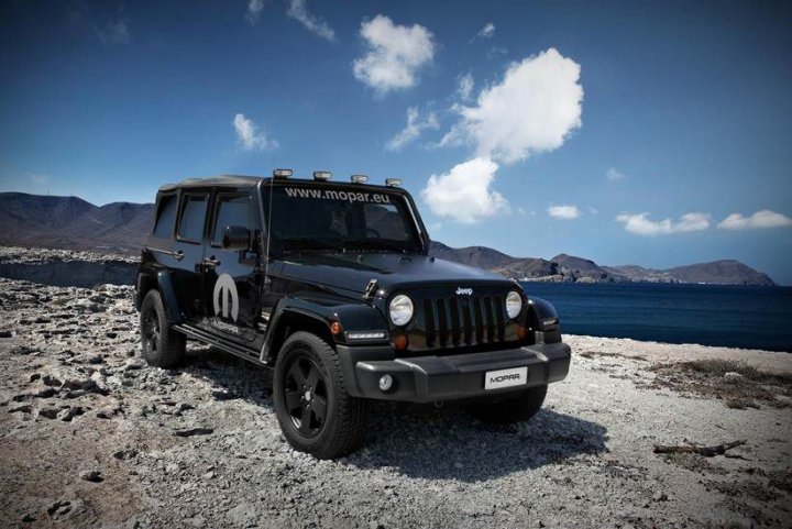 jeep-wrangler-unlimited-sahara-moparized