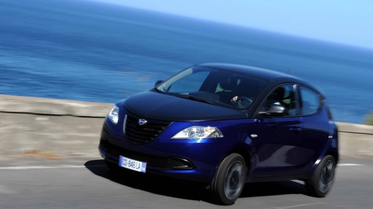 Lancia Ypsilon rivestimento cuffia Cambio Nero Cuciture