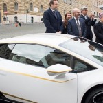 Papa Francesco Lamborghini Huracan