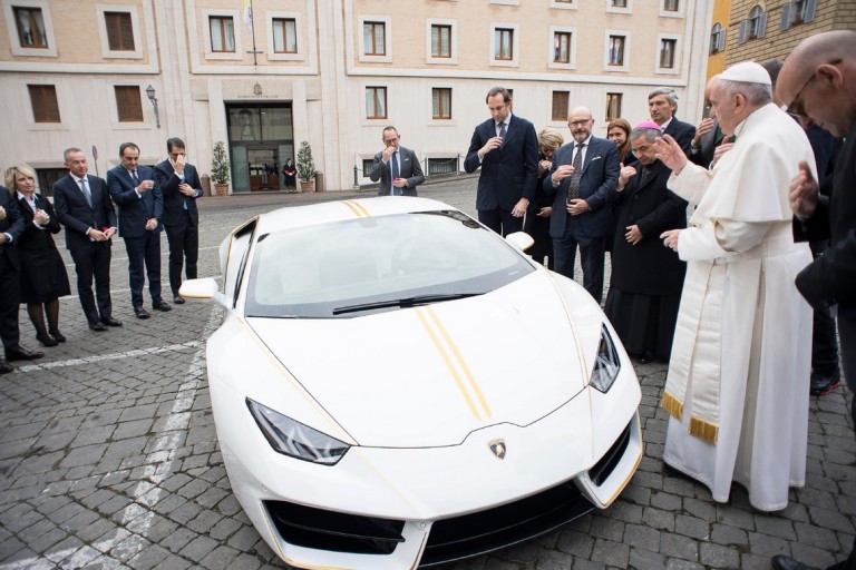 Una Huracan per Papa Francesco: andrà in beneficenza ...